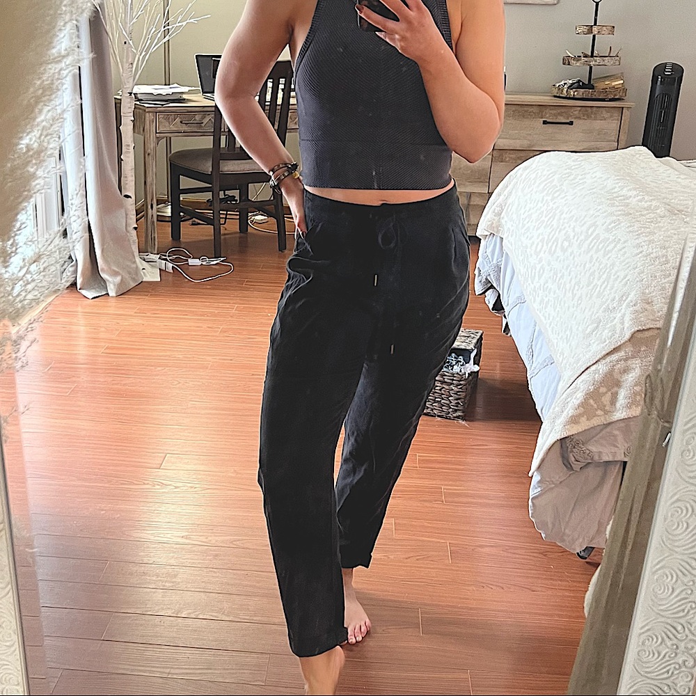 NWT Young, Fabulous & Broke (YFB) black cropped cargo/utility pants size small
